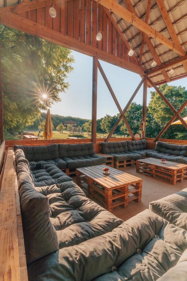 Farma Ovci Terasy Villa Němčičky Exteriör bild
