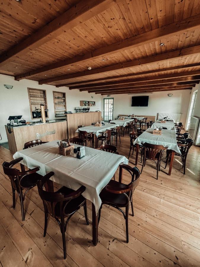 Farma Ovci Terasy Villa Němčičky Exteriör bild