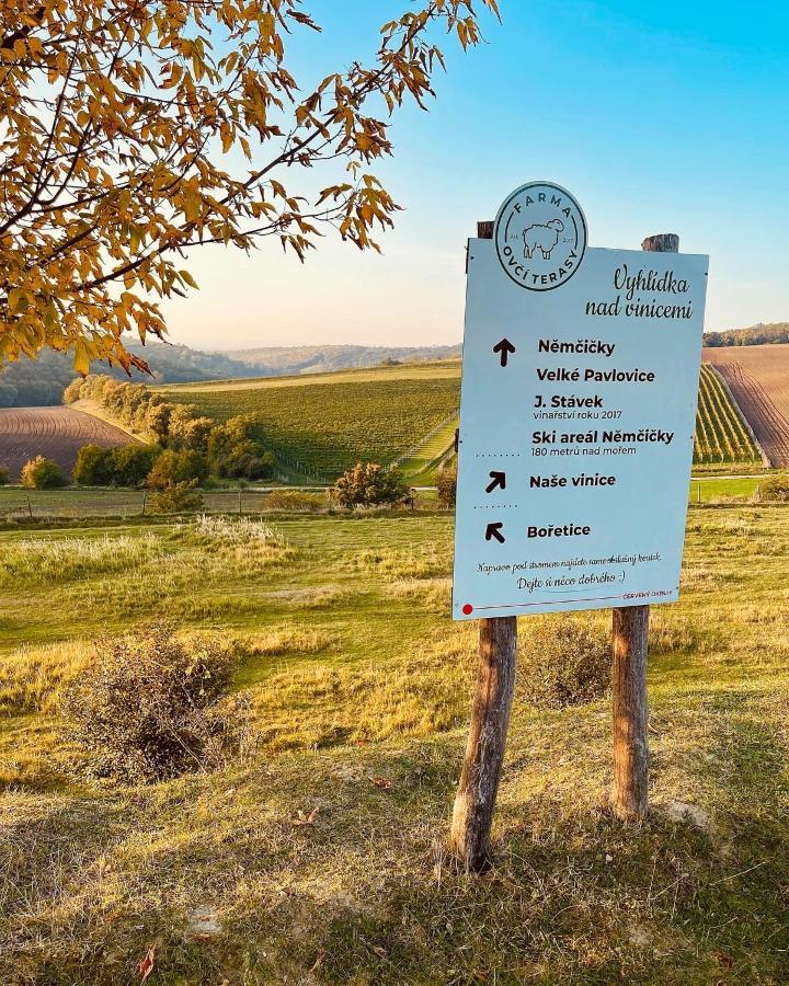 Farma Ovci Terasy Villa Němčičky Exteriör bild