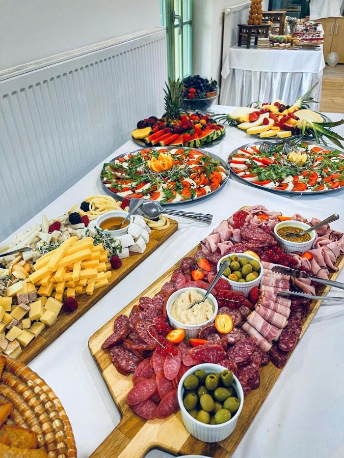 Farma Ovci Terasy Villa Němčičky Exteriör bild
